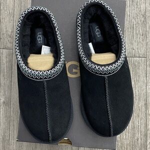 UGG Tasman Slipper Black – Men’s Size – Comfortable Suede Slip-On